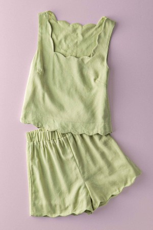 0501-0892<br/>Scallop-Edge Linen Shorts