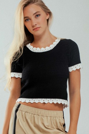 0917-3028<br/>Crochet Boho Casual Top with Lace Trim
